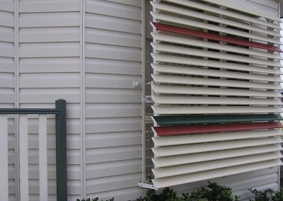 metal-louvred-alum-adjust-3