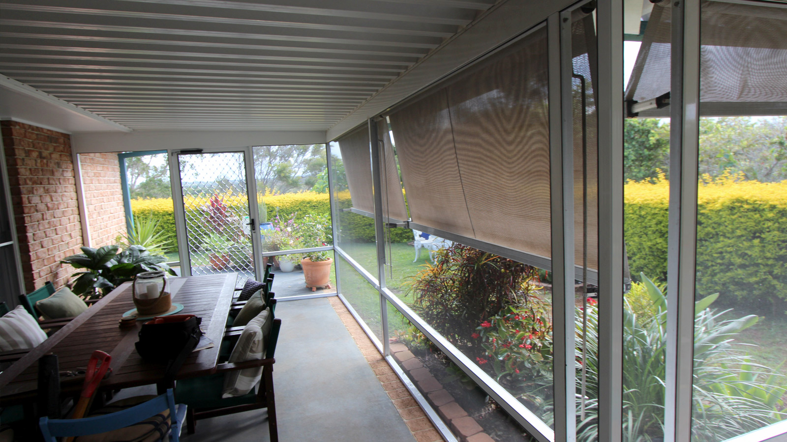 Insect Proofing An Outdoor BBQ Area With Screens Atlas Awnings