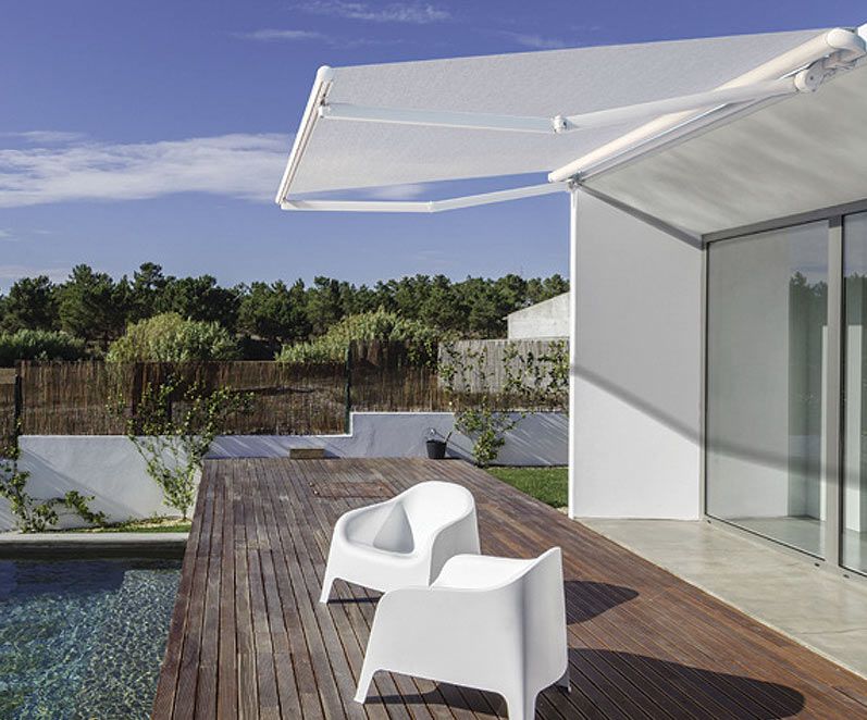 Folding arm awning